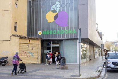 El supermercat Mercadona ubicat al mercat municipal de Cappont.