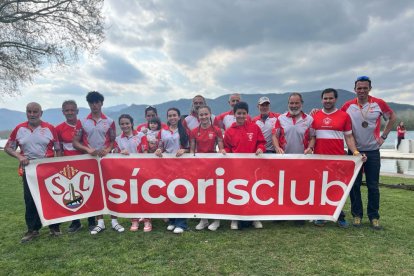 Els palistes del Sícoris participants en el Campionat de Catalunya a Banyoles.