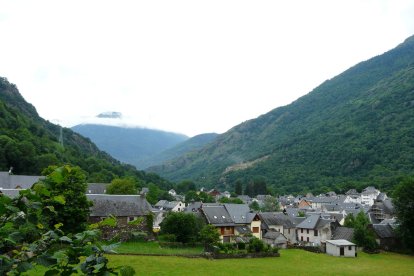 Imatge de la localitat de Les, a la Val d’Aran.