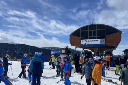 Alguns dels esquiadors que va rebre ahir Baqueira.