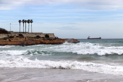 La platja del Miracle de Tarragona, on dijous van morir ofegades dos persones.