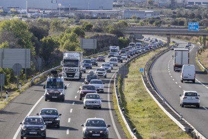 Imatge ahir a la tarda de la congestió a l’autovia A-2 a Tàrrega en direcció a Barcelona.