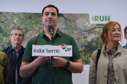 El candidat a lehendakari del PNB, Imanol Pradales, ahir durant un acte.