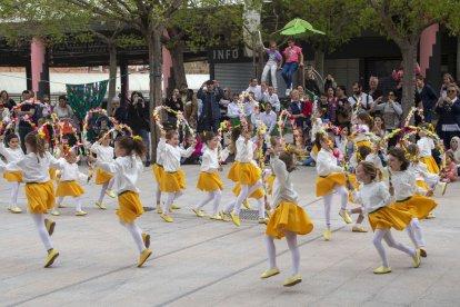 El Ball d'Arquets de Tàrrega dona la benvinguda a la primavera