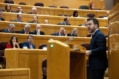 Pere Aragonès defensa l’amnistia al Senat davant de l’atenta mirada d’Ayuso i Fernández Mañueco.