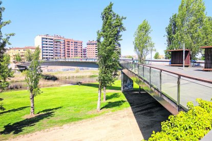 Lleida. La passarel·la dels Camps Elisis i que va ser inaugurada el 2003 és una de les construccions que opten al premi Arquitectura 2024.