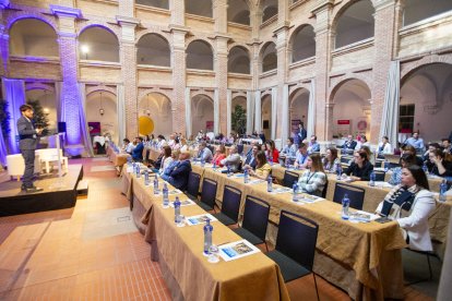 Un centenar de professionals de clíniques de reproducció assistida de l’Estat, ahir al Parador.