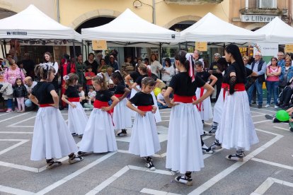 L’exhibició de balls tradicionals per part de l’Esbart Albada va fer les delícies del públic.