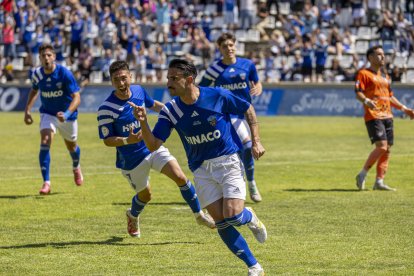 L’afició va animar com mai l’equip i la victòria, amb liderat inclòs, va desfermar l’eufòria.