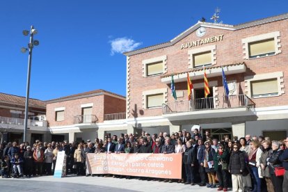 Entitats socials i institucions polítiques reclamen la protecció de l’ús del català a la Franja.