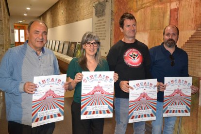 Autoritats i part de l’organització del ‘Circaire’, ahir durant l’acte de presentació.