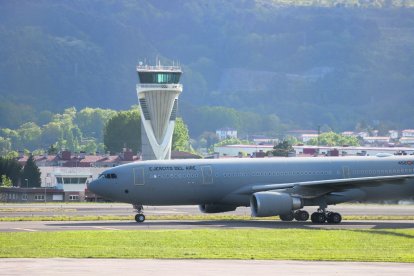 Arriba a Bilbao el jove basc malalt repatriat des de Tailàndia