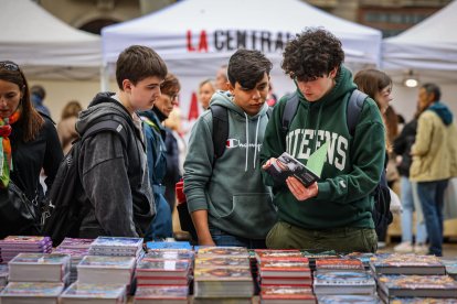 Jornada massiva amb cues des de primera hora