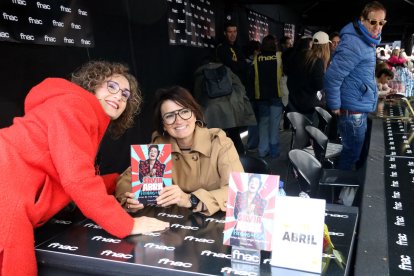 Actors fan el salt de la tele a la firma de llibres