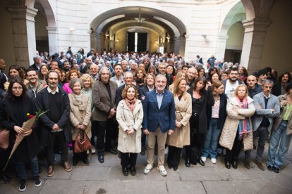 Escriptors i editors van encetar ahir la diada amb el tradicional esmorzar literari organitzat per l’ajuntament de Barcelona al Palau de la Virreina.