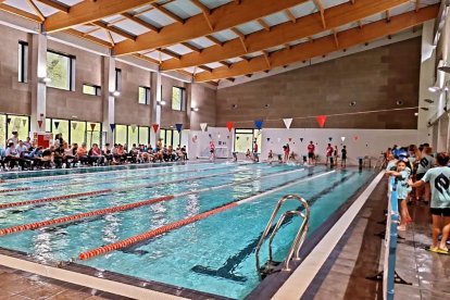 Un moment del campionat de natació celebrat ahir al Pont de Suert.