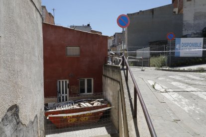 Tanques a la casa de Magraners on hi va haver un esfondrament.