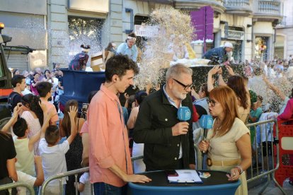 Lleida TV va emetre un especial de la Batalla de Flors, en què va intervenir l’alcalde Larrosa.