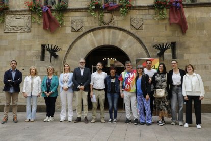 Lleida rebutja l'LGTBI-fòbia amb la lectura d'un manifest