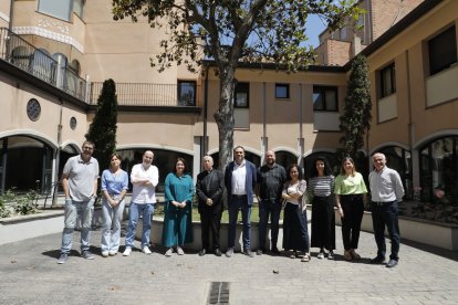 Reunió amb mitjans de comunicació ■ El bisbe de Lleida, Salvador Giménez, va oferir ahir un dinar als directius dels mitjans de comunicació lleidatans a l’Acadèmia Mariana per compartir la tasca religiosa portada a terme per la diòcesi.