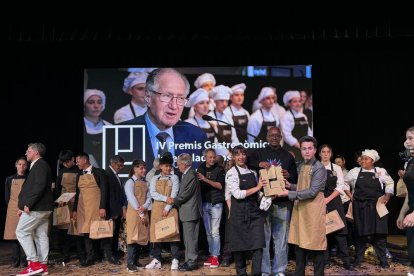 Foto de grup dels premiats i finalistes, ahir a les Borges Blanques.