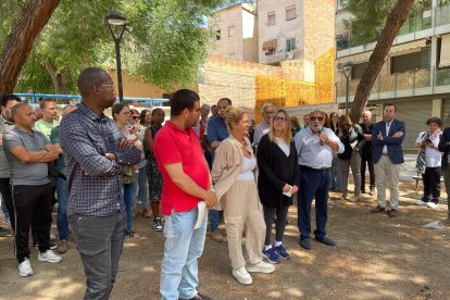 Los participantes leyeron un manifiesto en la plaza Galícia para recuperar la convivencia.