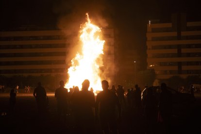 Una de les fogueres de l’any passat a Lleida.