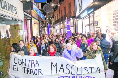 Imatge d’arxiu d’una concentració contra la violència masclista a Lleida.