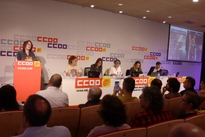 Candidats de Junts, ERC, PP, PSC, Comuns Sumar i Podem ahir en un debat organitzat per CCOO.