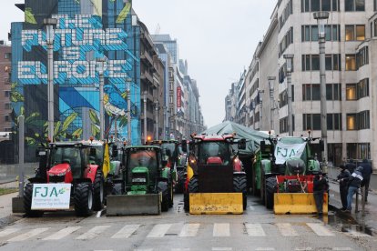 Pagesos concentrats al febrer a Brussel·les per protestar contra la normativa agrària europea.