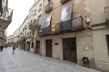 La seu dels Diables, situada al cèntric carrer Major.