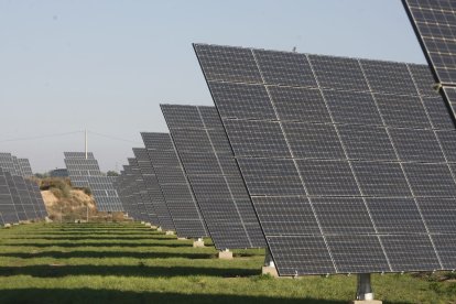 Imatge d’arxiu d’un parc solar a les Garrigues.