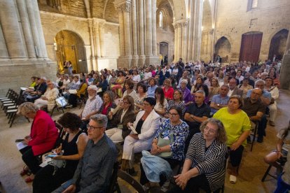 Més d’un centenar de mestres i professors lleidatans que s’han jubilat aquest any van ser homenatjats ahir a la Seu Vella.