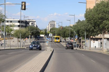 Nou tram de Prat de la Riba que tindrà carril bici.