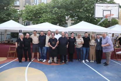 Alguns dels protagonistes del sopar solidari per recaptar fons destinats a l’Operació Garbinada 2024 de Superant Fronteres.