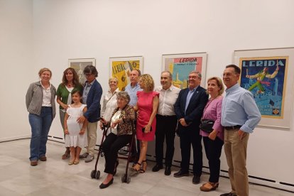 Fotografia de família durant la inauguració ahir de l’exposició.