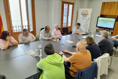 L’acte de constitució de la junta rectora, a la sala d’actes del consell comarcal.