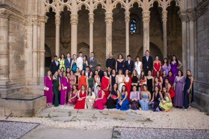 Els estudiants graduats en Psicologia, ahir a la tarda al claustre de la Seu Vella.