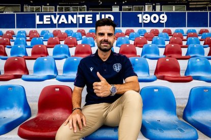 Roger Lamesa, en la presentació al Ciutat de València.