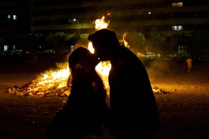 Sort. Els més petits de Sort amb les seues falles ahir, abans de començar els actes festius. De fet, avui celebraran la 34 Fireta de Sant Joan i la 33 Xollada d’Ovelles.