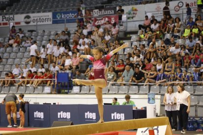 Un moment de la competició que es va iniciar ahir al Barris Nord de Lleida.