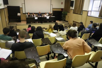 Aspirants en les oposicions a docents de l’abril passat.