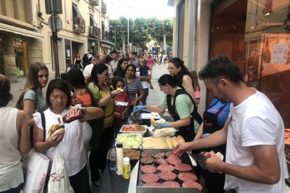 El centre de la capital de l’Urgell es va omplir de visitants amb el ‘tardeo’ de Foment.