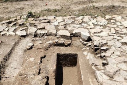 Un sarcòfag al mausoleu de l’antiga vil·la romana.