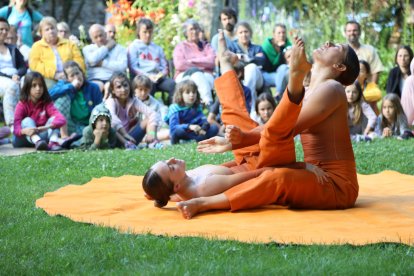 ‘Kuntur’, el còndor dels Andes creat pel Centre de Titelles de Lleida, va protagonitzar ahir el recorregut inaugural de l’Esbaiola’t 2024.