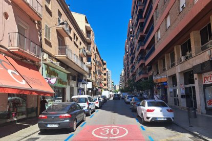 Una vista del carrer Pi i Margall, situada al costat de l’Eix Comercial.