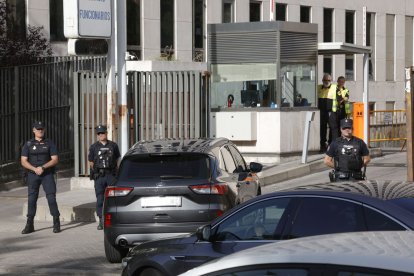 Vehicle que va traslladar Begoña Gómez als jutjats de la plaça Castilla de Madrid.