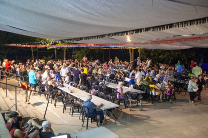 Celebració ahir de la llonganissada al local social.