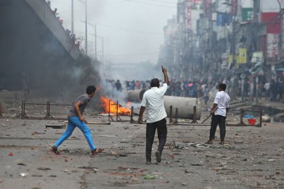 La protestes continuen a Bangladesh tot i anul·lar-se el sistema de quotes