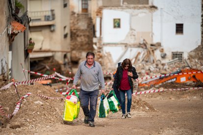 Vecinos de Letur, en una zona afectada por la dana.